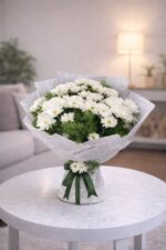 Gazete Buketinde Beyaz Papatyalar - Görsel 2