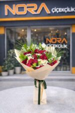 Kırmızı ve Beyaz Karışık Gül Buketi