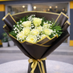 Siyah Bukette Beyaz Güller