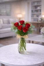 Kristal Vazoda 5 Kırmızı Gül - Görsel 2