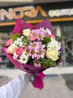 Renkli Papatyalar ve Beyaz Güller - Görsel 3