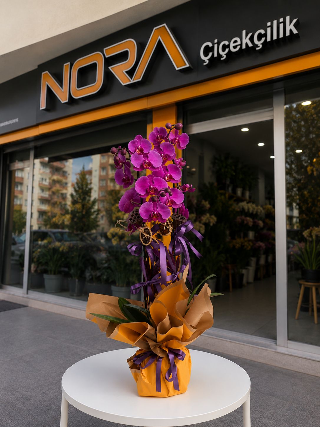 aksaray_nora_cicekcilik Sarı Buket Kağıtlı Saksıda Çiftli Mor Orkide - Görsel 1